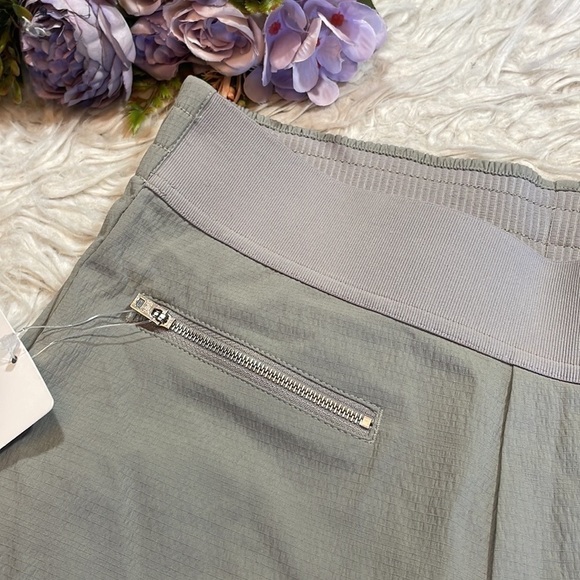 NWT Athleta Mod Trekkie Crop Silver Gray Skinny Pants - Picture 4 of 12
